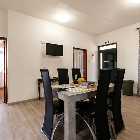 Achada House דירה