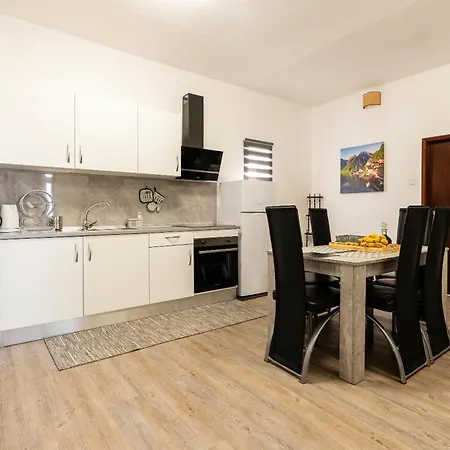 Achada House קלייטה