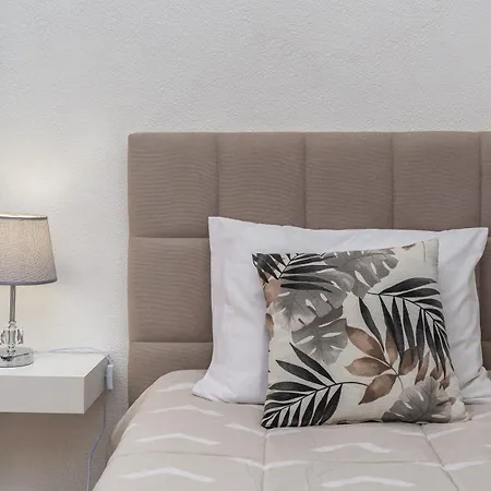 Apartment Achada House - Traditional House *